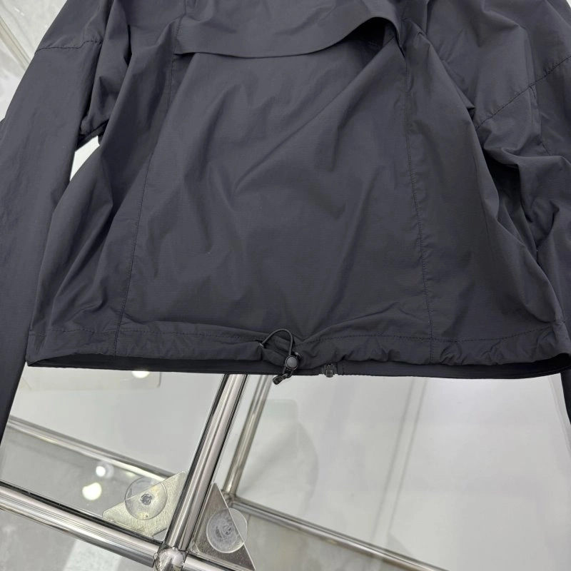 Versatile Arcteryx Sunscreen Jacket 157096