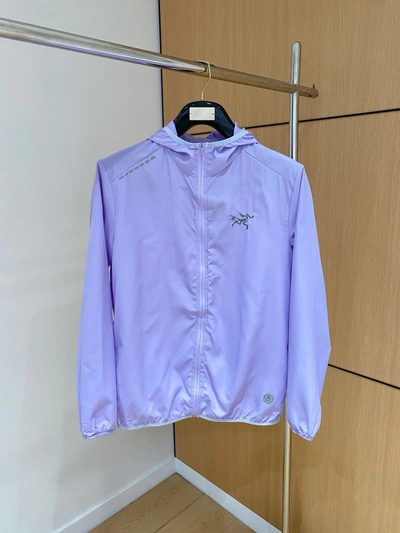 Minimalist Arcteryx Sunscreen Jacket 161143