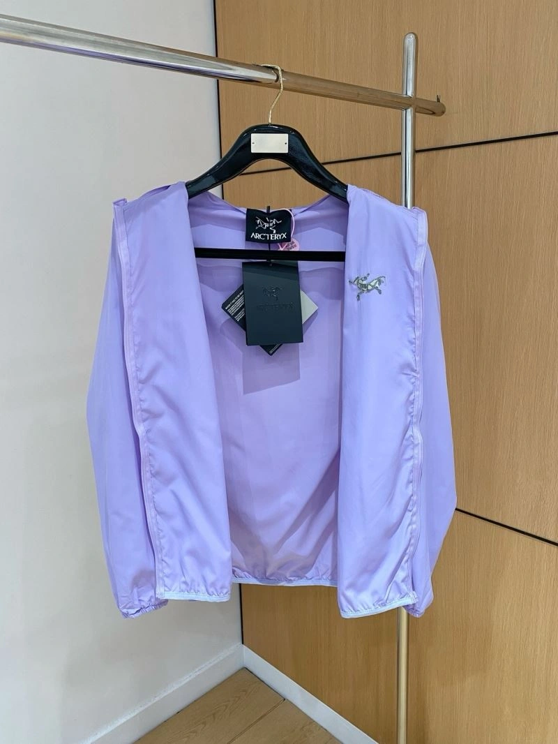 Minimalist Arcteryx Sunscreen Jacket 161143