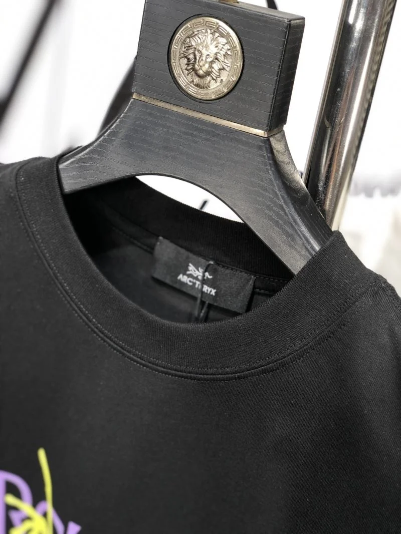 Vibrant Arcteryx T-Shirts 163203