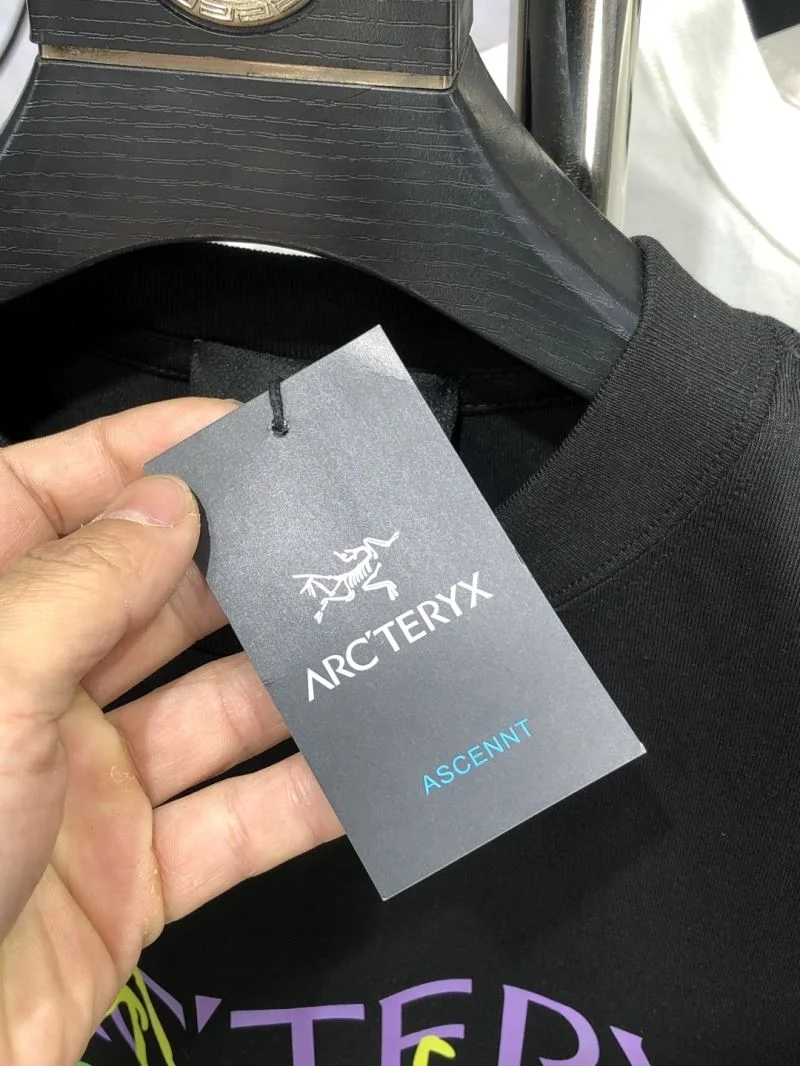 Vibrant Arcteryx T-Shirts 163203