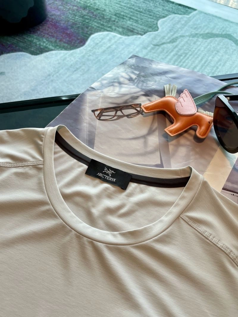 Contemporary Arcteryx T-Shirts 161027