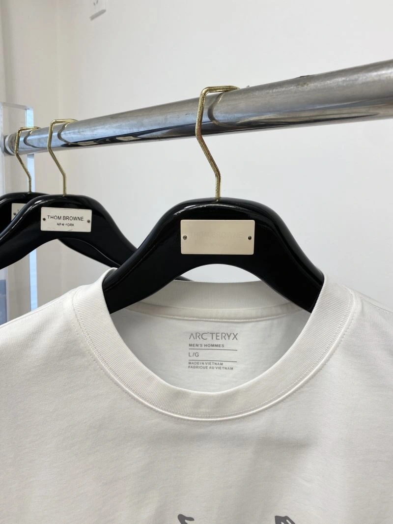 UrbanChic Arcteryx T-Shirts 161013