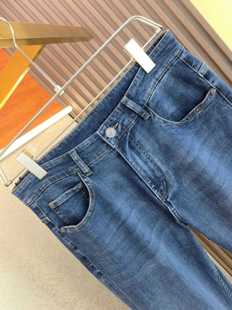 Sporty Armani Jeans 96021