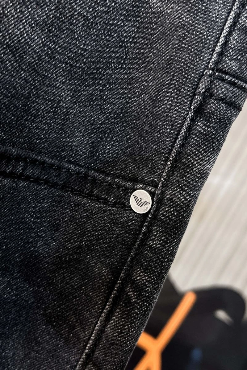 EyeCatching Armani Jeans 95881