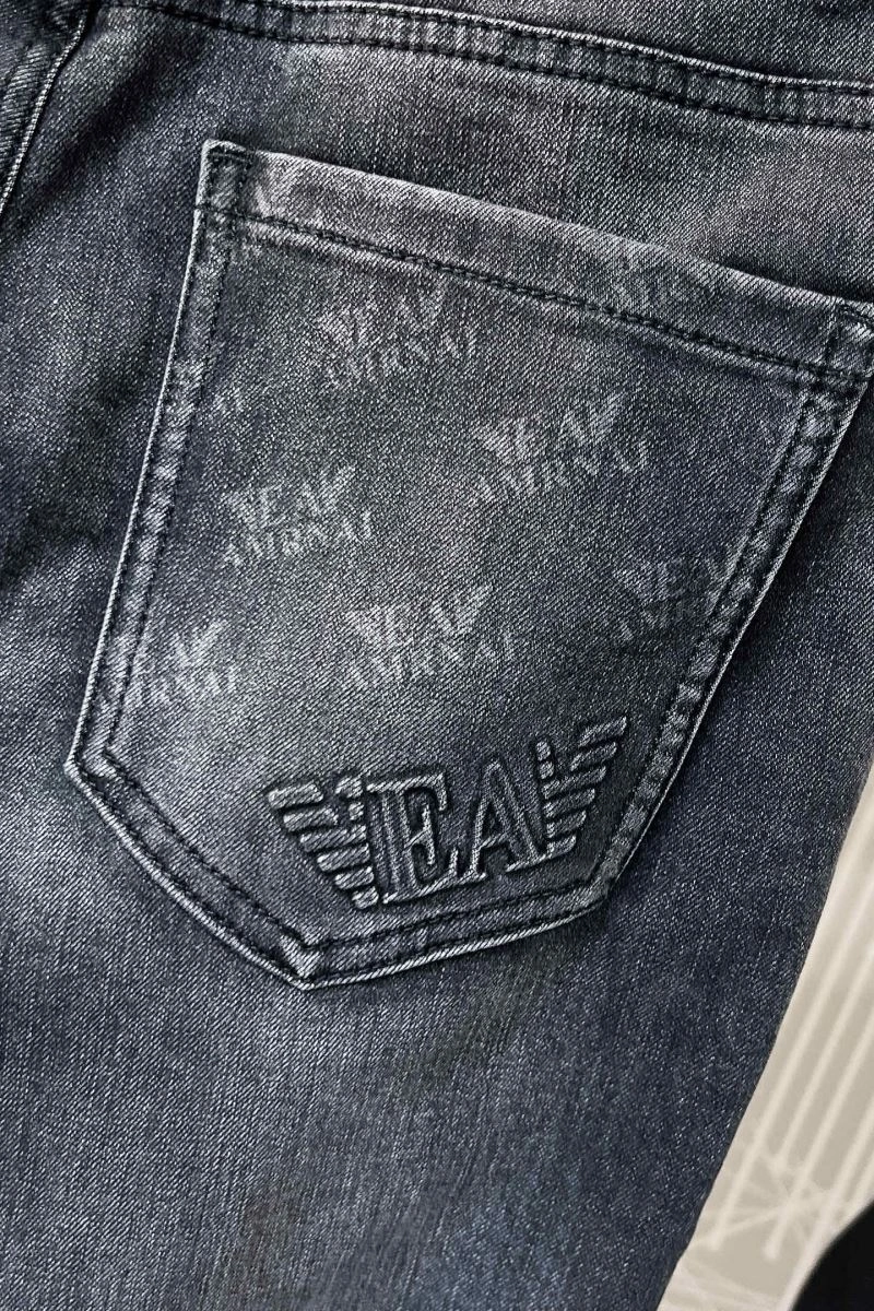 EyeCatching Armani Jeans 95881