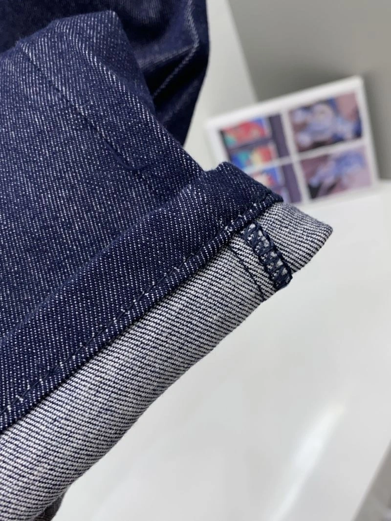 Armani Jeans Resilient 95852