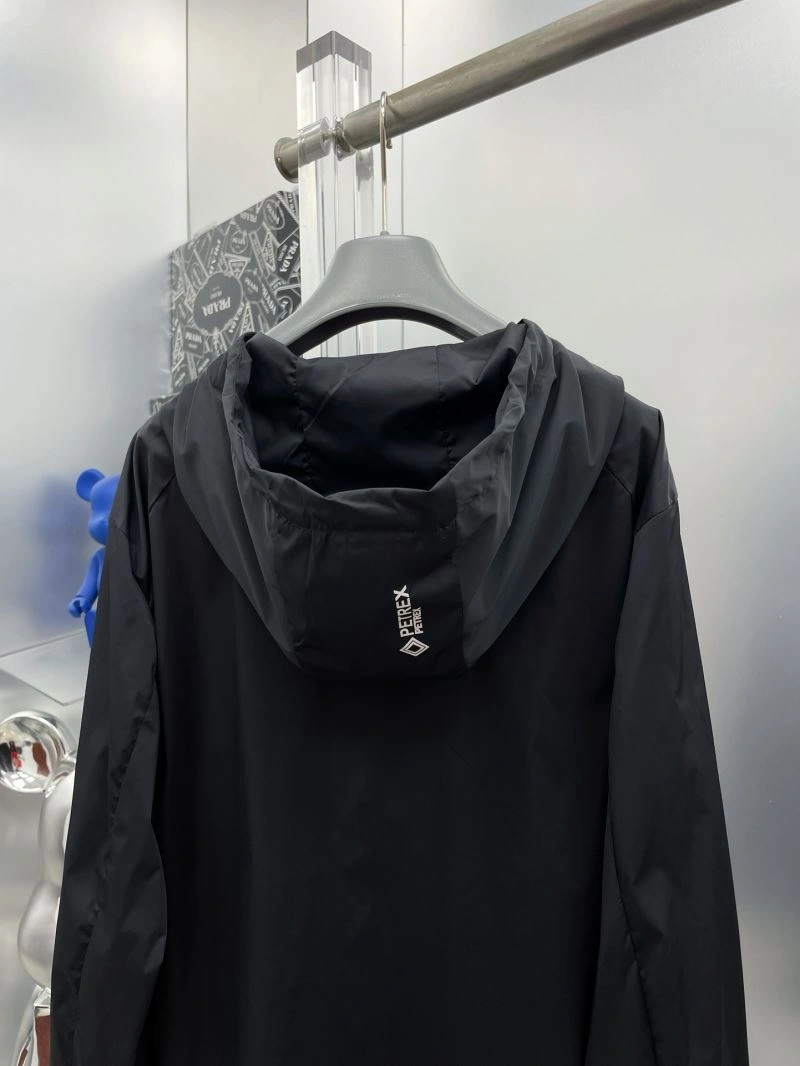 Packable Armani Outwear 96109