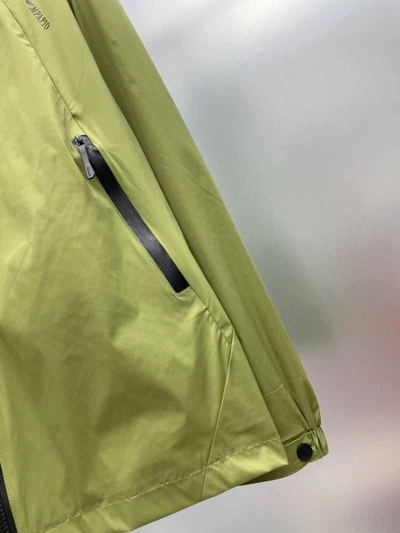 Packable Armani Outwear 96140