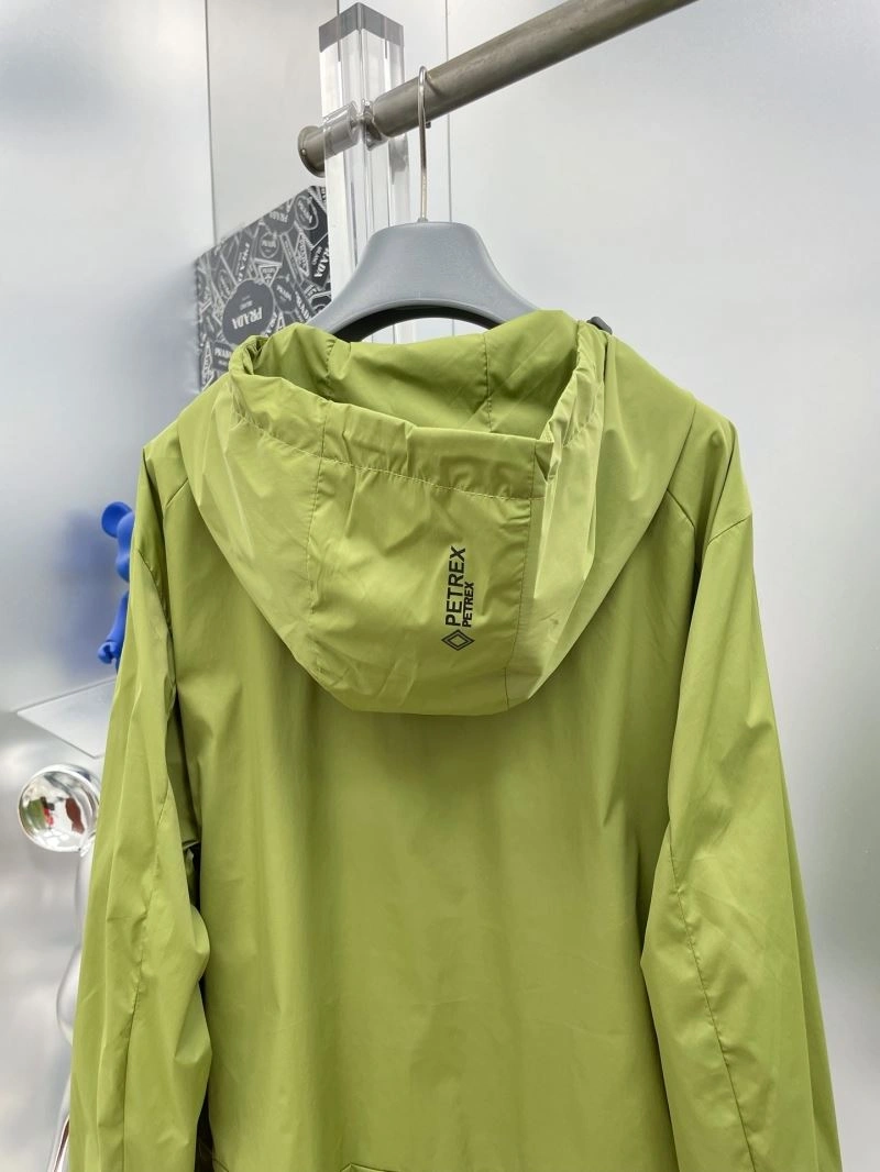 Packable Armani Outwear 96140