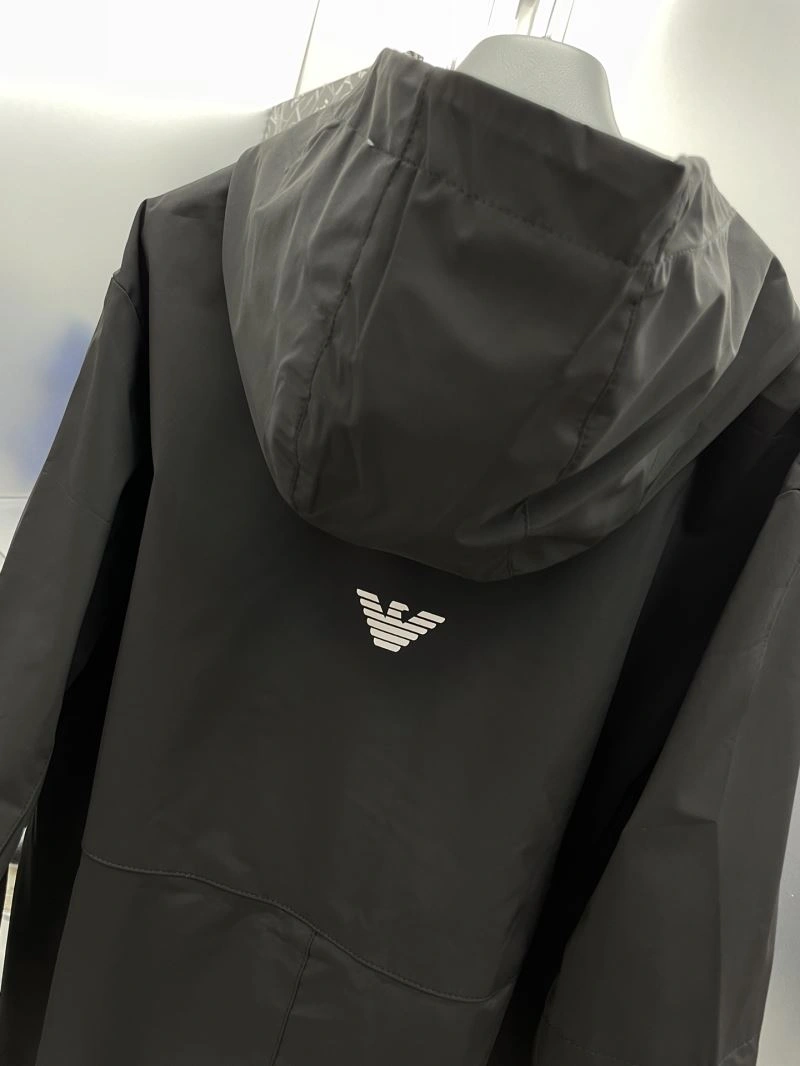 Breathable Armani Outwear 96110