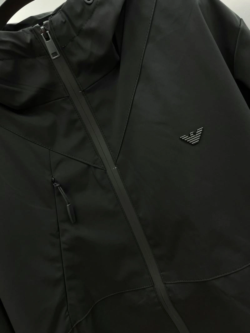 Breathable Armani Outwear 96110