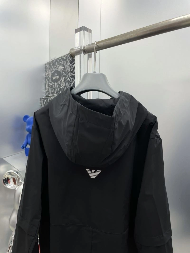 Breathable Armani Outwear 96110