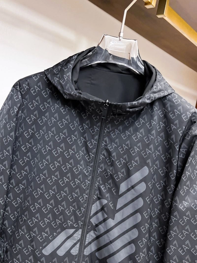 Breathable Armani Outwear 95647