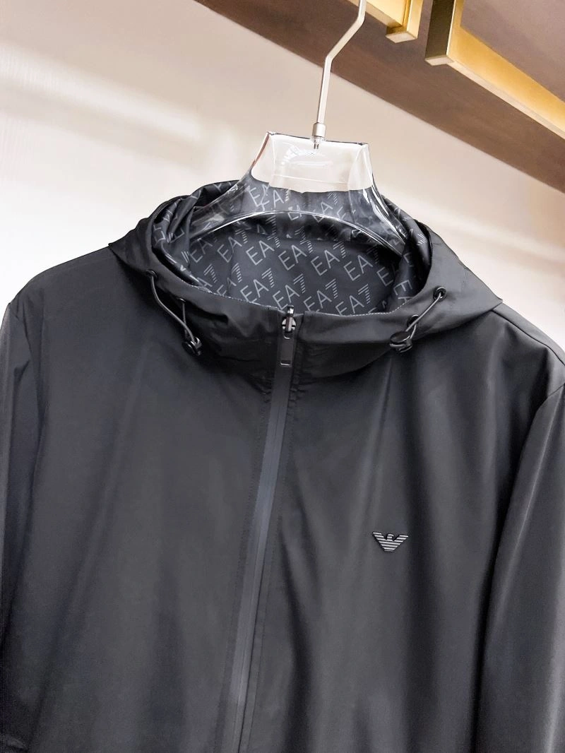 Breathable Armani Outwear 95647