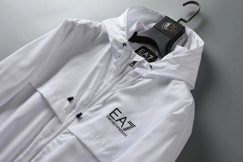Supportive Armani Outwear 95529
