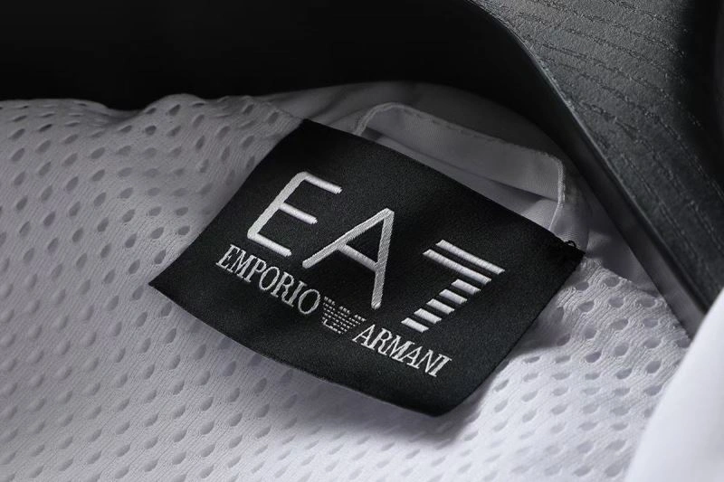 Supportive Armani Outwear 95529