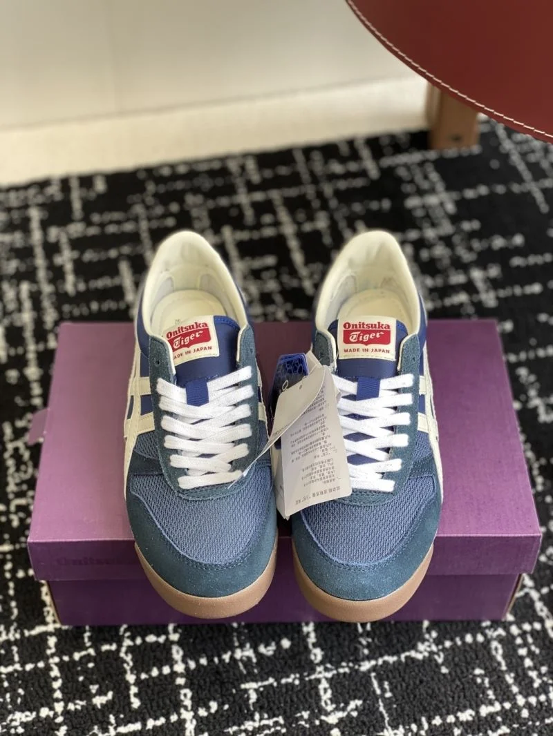 Snug Asics Shoes 6860