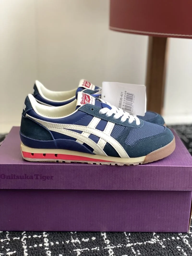 Snug Asics Shoes 6860