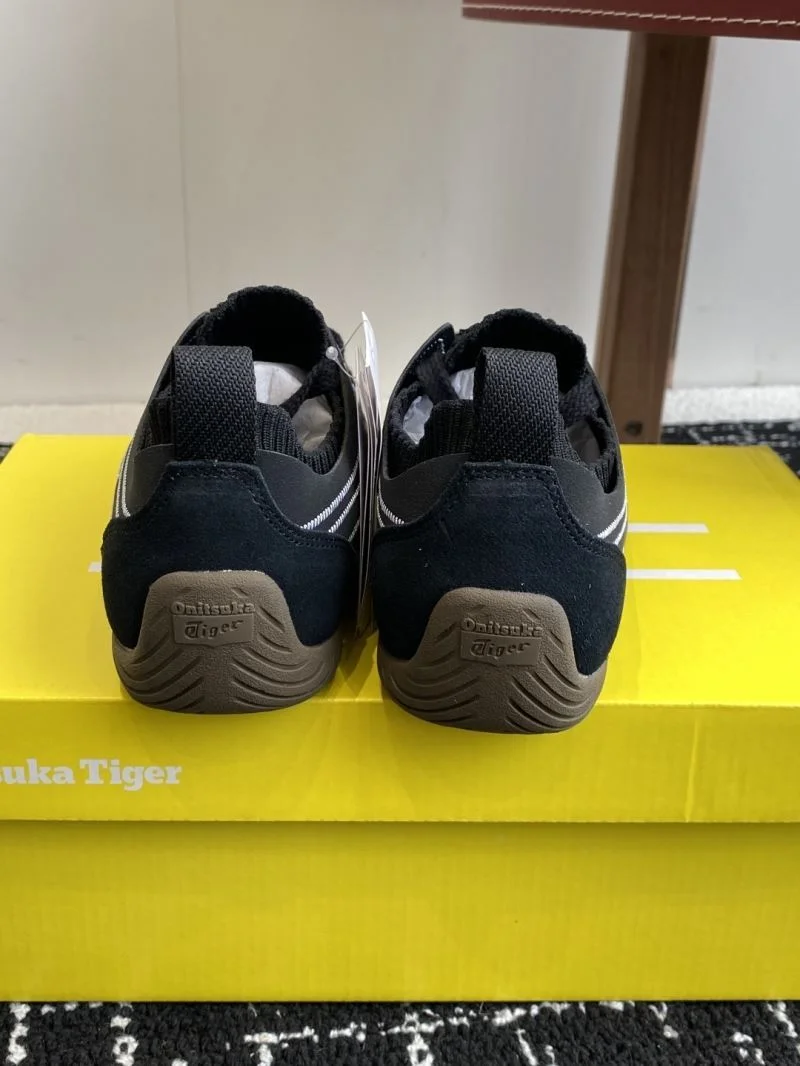 Asics Shoes Casual 6896