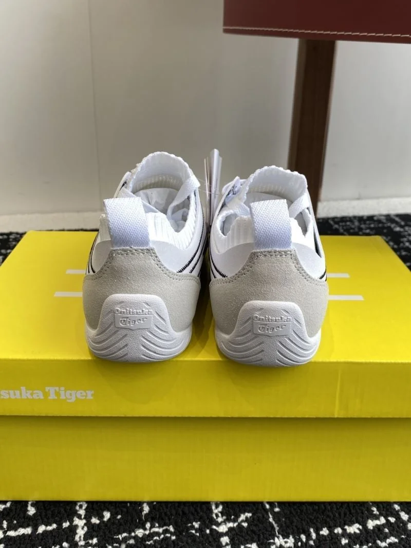 Efficient Asics Shoes 6894