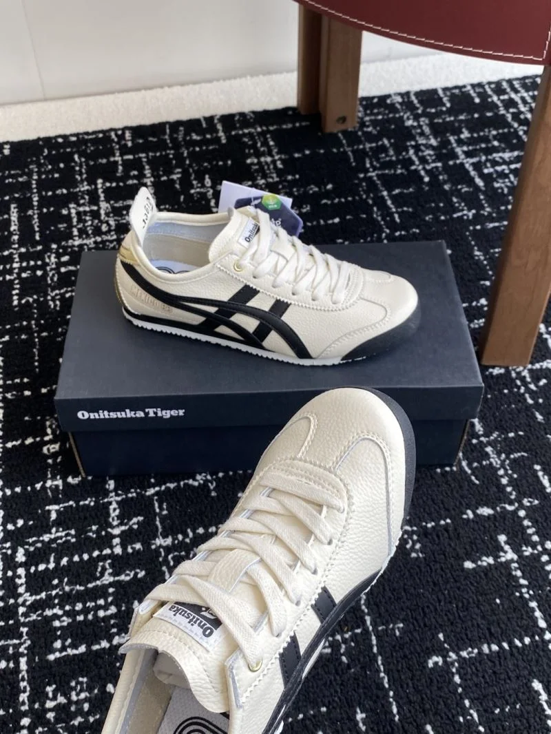 Seasonal Asics Shoes 6844
