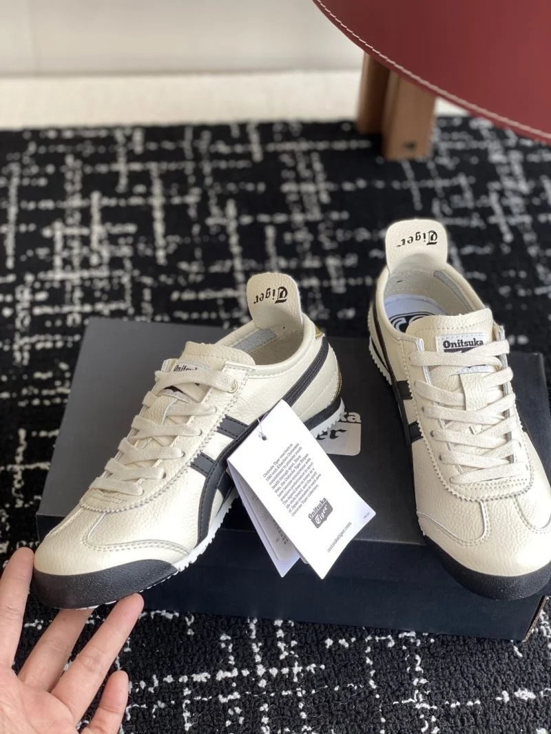 Seasonal Asics Shoes 6844