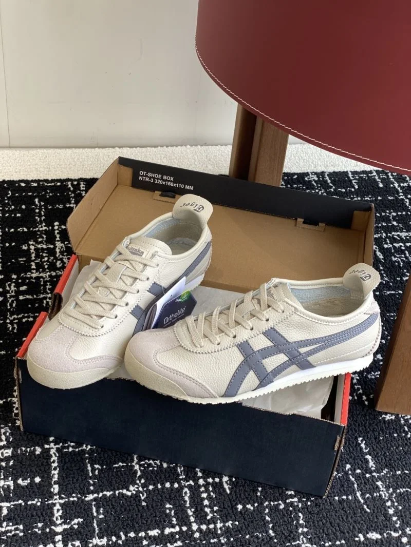 WaterResistant Asics Shoes 6874