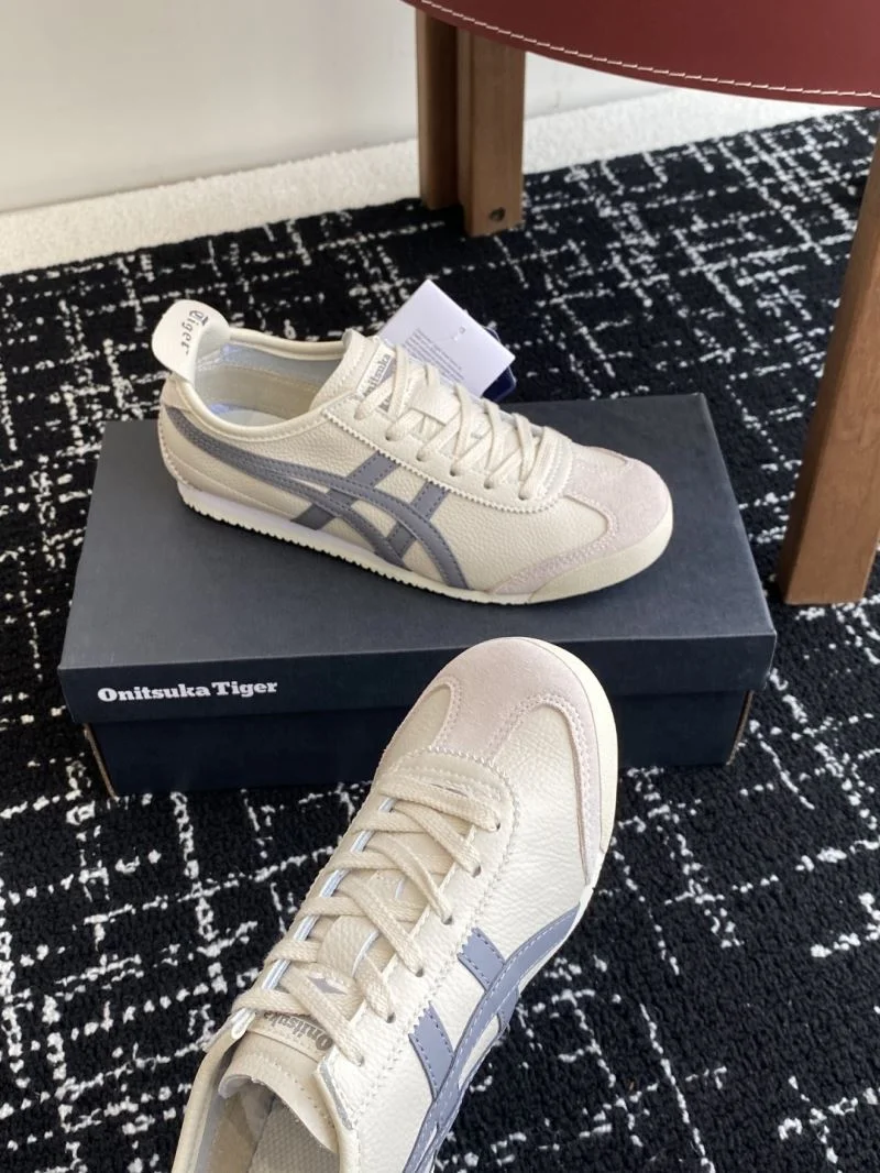 WaterResistant Asics Shoes 6874