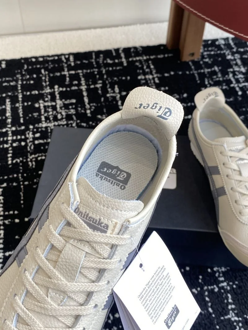 WaterResistant Asics Shoes 6874