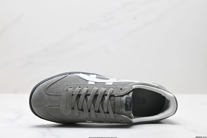 Neat Asics Shoes 3758