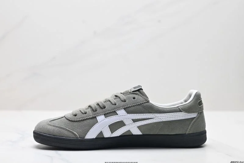 Neat Asics Shoes 3758