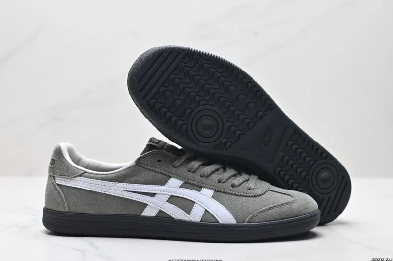 Neat Asics Shoes 3758
