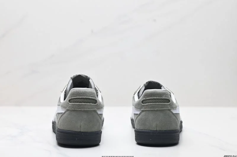 Neat Asics Shoes 3758