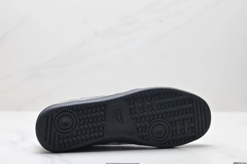 Neat Asics Shoes 3758
