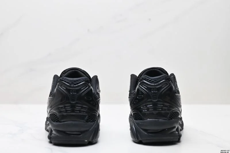 Asics Shoes Flexible 3747