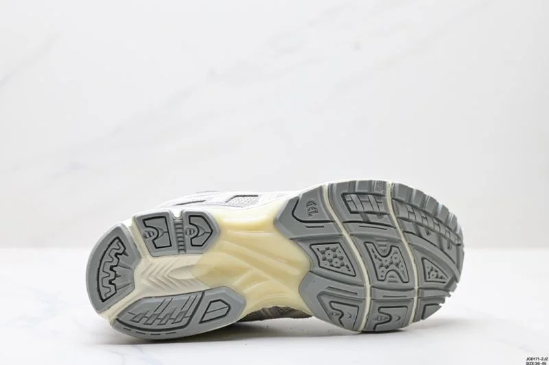 TechFriendly Asics Shoes 3754