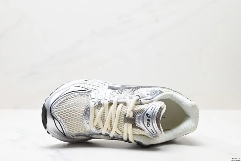 Fashionable Asics Shoes 3750
