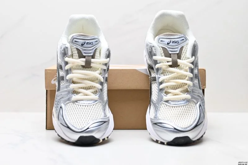 Fashionable Asics Shoes 3750
