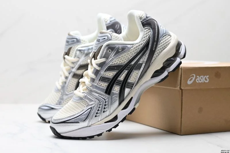 Fashionable Asics Shoes 3750