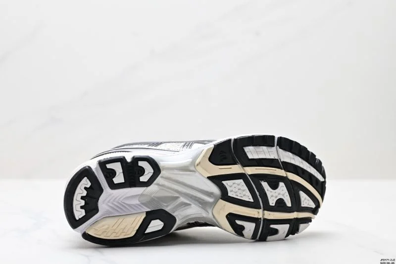 Fashionable Asics Shoes 3750