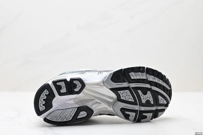 Asics Shoes Sleek 3762