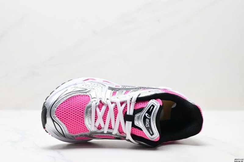 Asics Shoes Snug 3738