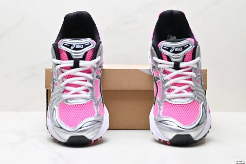 Asics Shoes Snug 3738