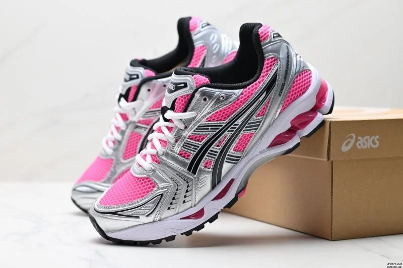 Asics Shoes Snug 3738
