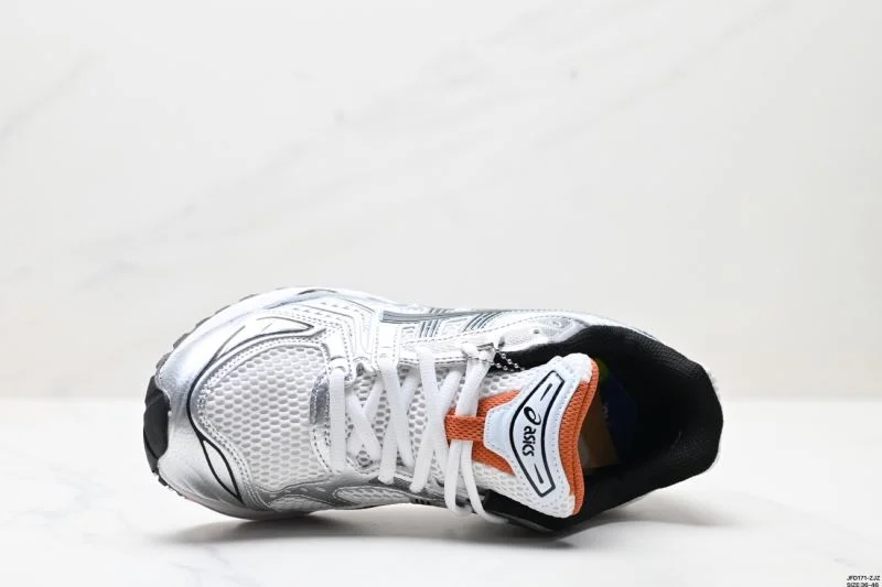 Sporty Asics Shoes 3748