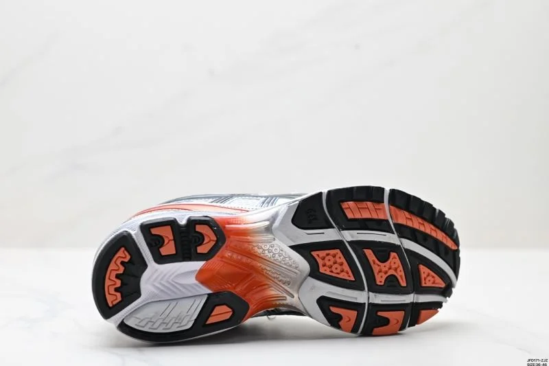 Sporty Asics Shoes 3748