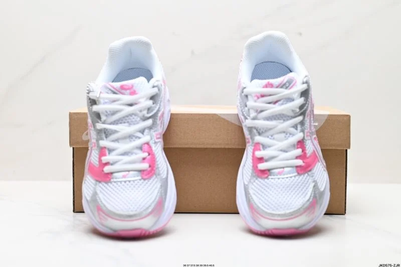 Compact Asics Shoes 3724