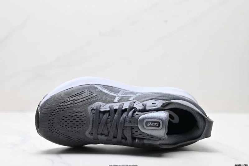 Functional Asics Shoes 3723