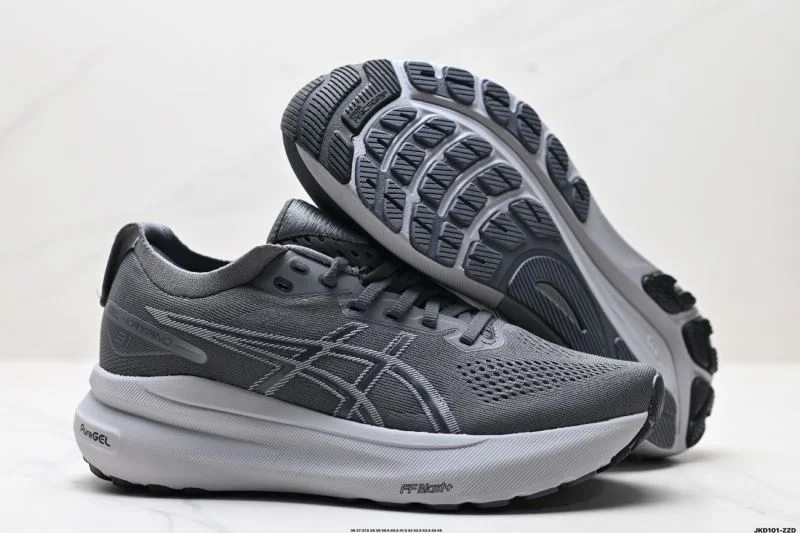 Functional Asics Shoes 3723